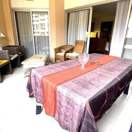 Bel Appartement 2 Chambres Avec Grande Terrasse A 50M De La Plage Διαμέρισμα Κάννες